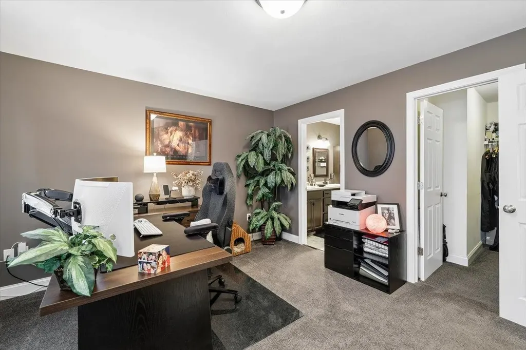 18 Crawford Lane Hooksett NH 03106