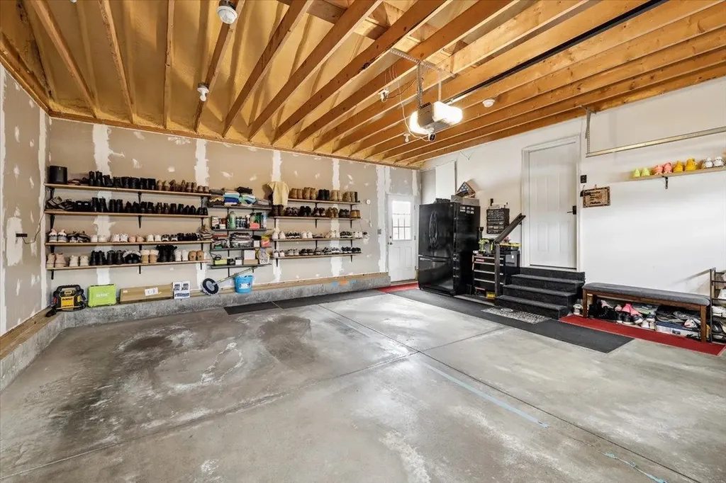 18 Crawford Lane Hooksett NH 03106