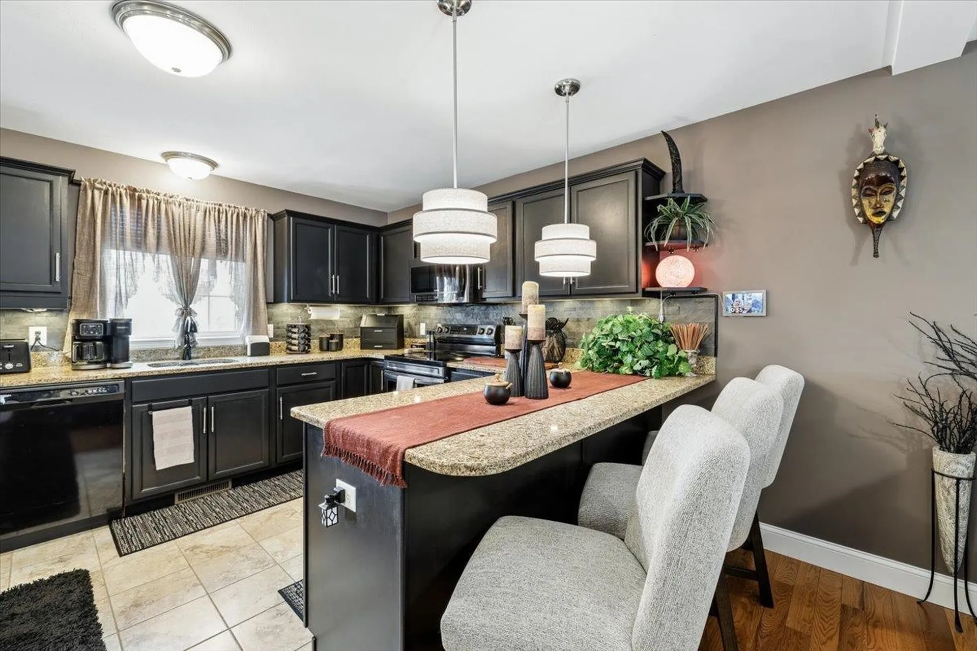 18 Crawford Lane Hooksett NH 03106