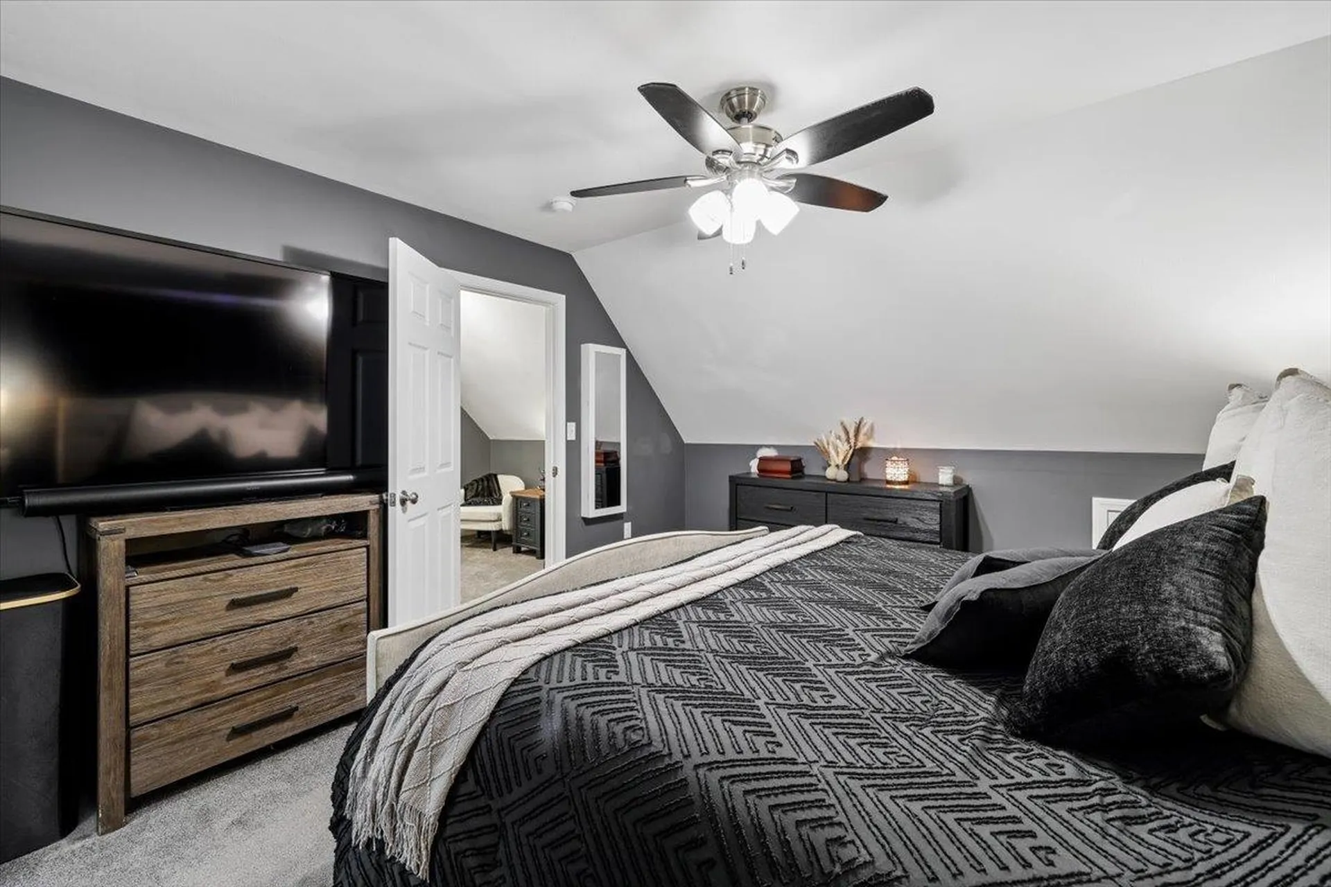 18 Crawford Lane Hooksett NH 03106