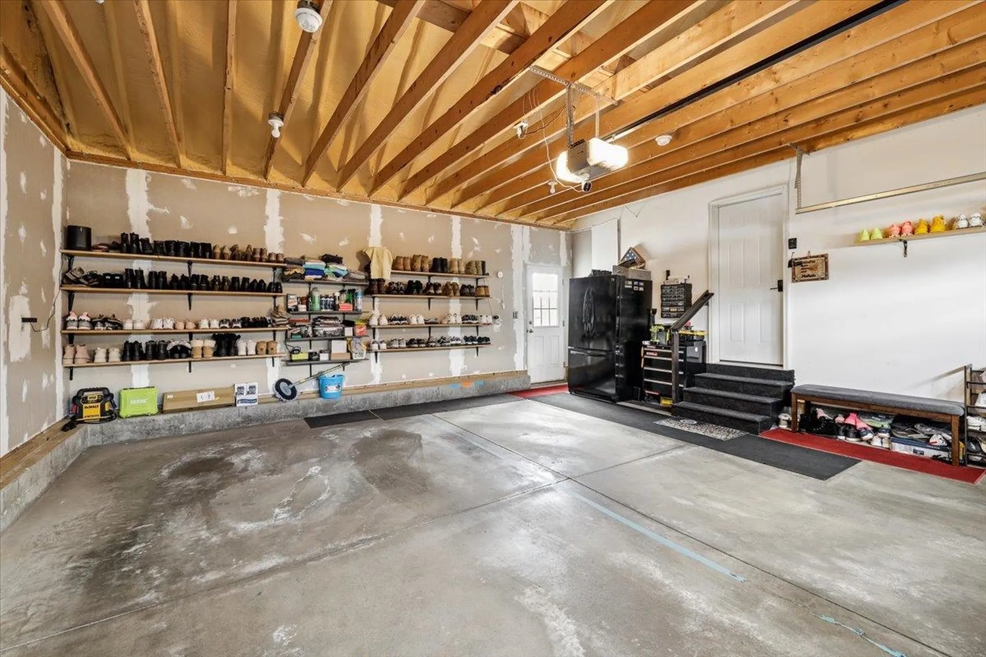 18 Crawford Lane Hooksett NH 03106