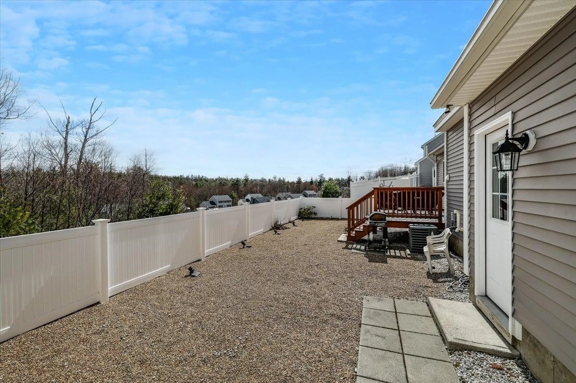 18 Crawford Lane Hooksett NH 03106