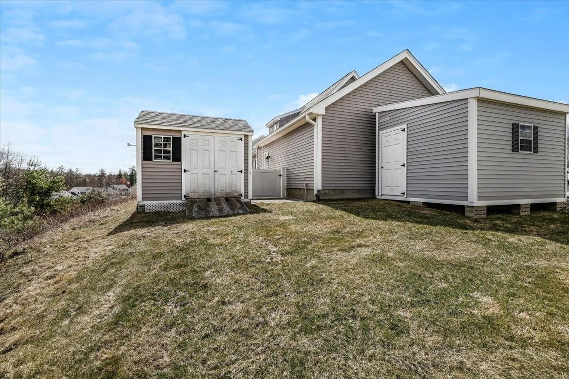 18 Crawford Lane Hooksett NH 03106