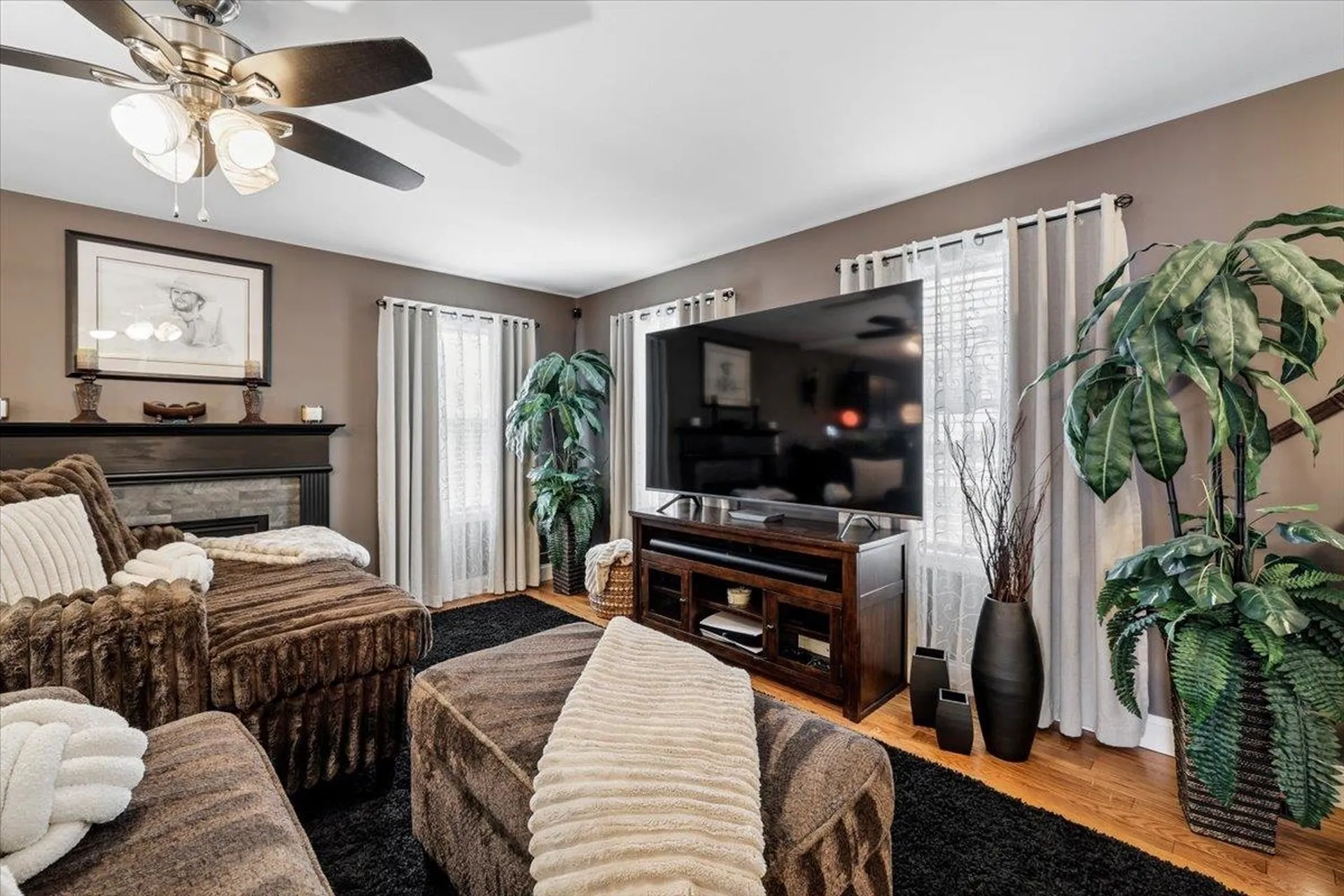 18 Crawford Lane Hooksett NH 03106