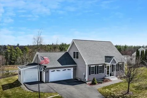 18 Crawford Lane Hooksett NH 03106
