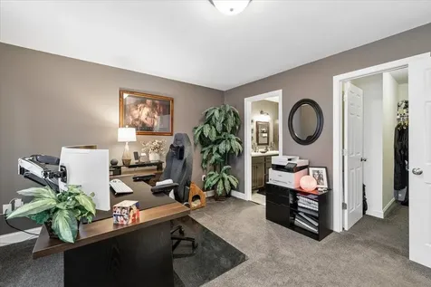 18 Crawford Lane Hooksett NH 03106
