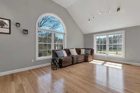 36 Welcome Drive Concord NH 03301-5950