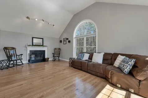 36 Welcome Drive Concord NH 03301-5950