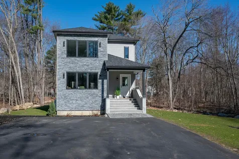 9 Trues Parkway Sandown NH 03873