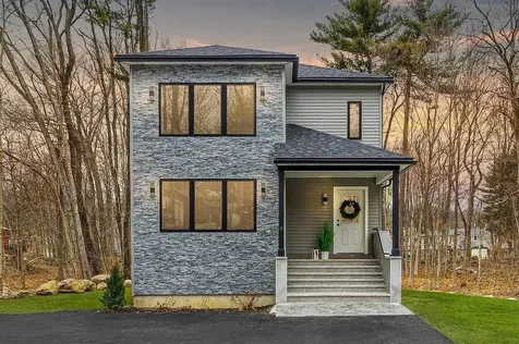 9 Trues Parkway Sandown NH 03873