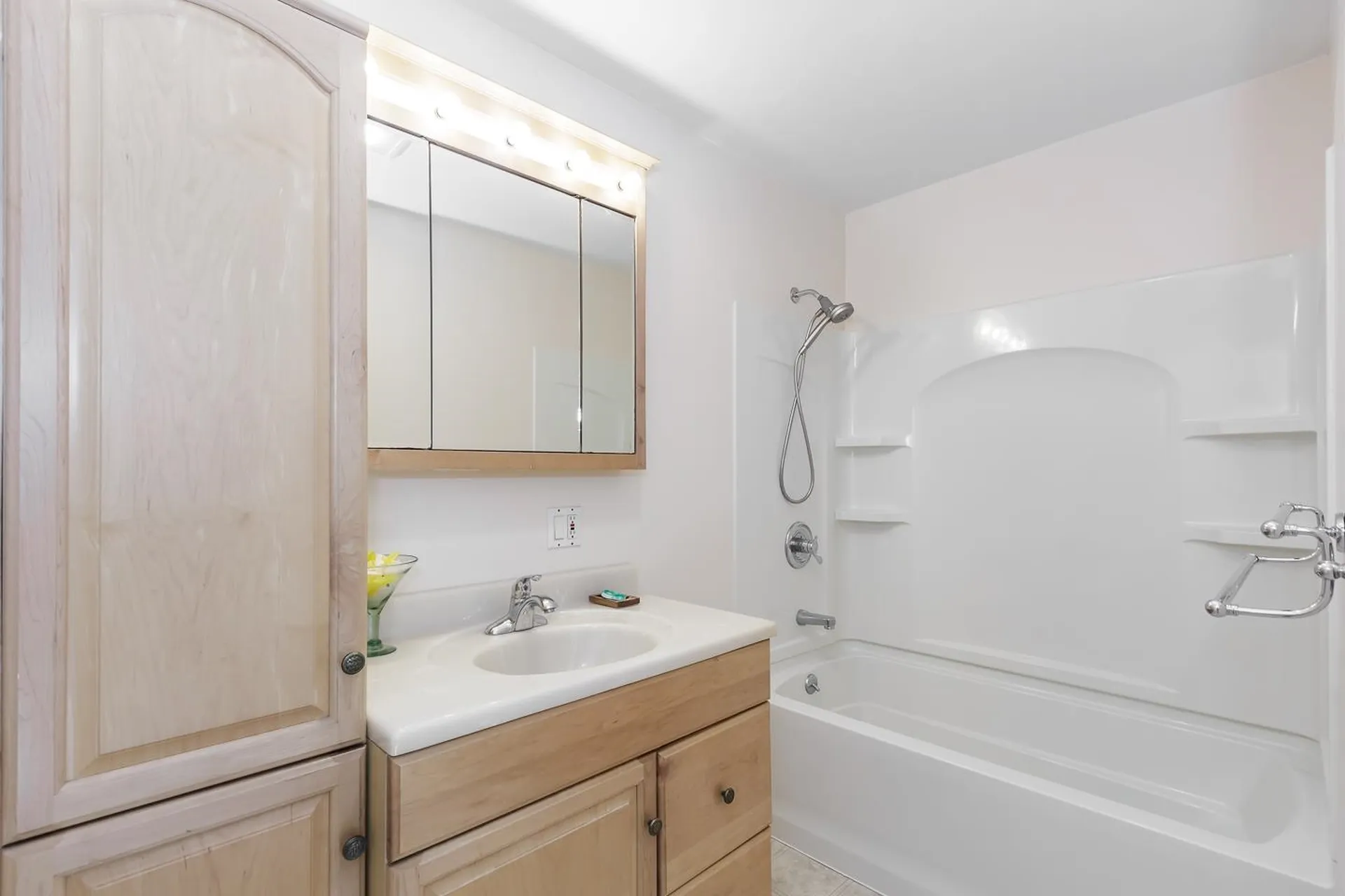 28 Fairway Drive Merrimack NH 03054