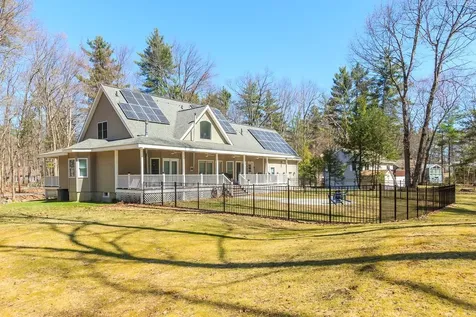 28 Fairway Drive Merrimack NH 03054