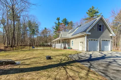28 Fairway Drive Merrimack NH 03054