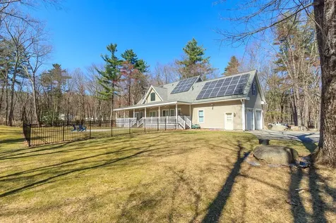 28 Fairway Drive Merrimack NH 03054