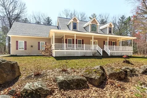 28 Fairway Drive Merrimack NH 03054