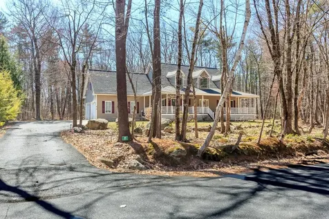 28 Fairway Drive Merrimack NH 03054
