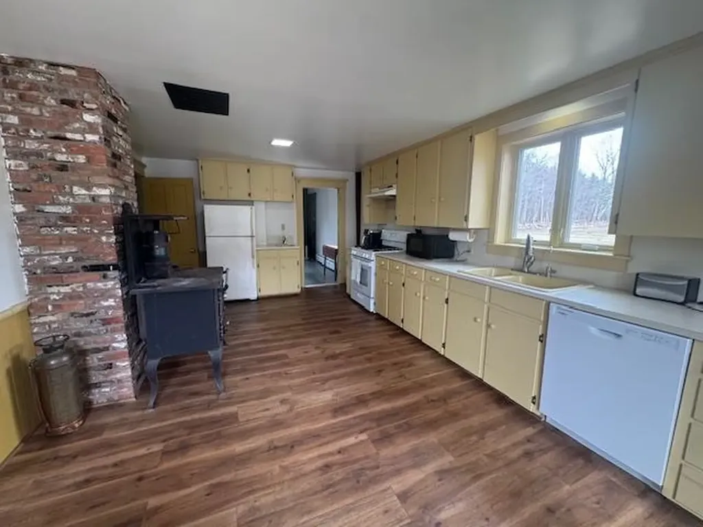 125 Grapevine Road Dunbarton NH 03046