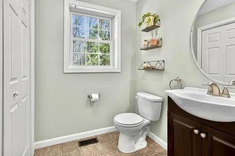 69 Falcon Ridge Road Milford NH 03055