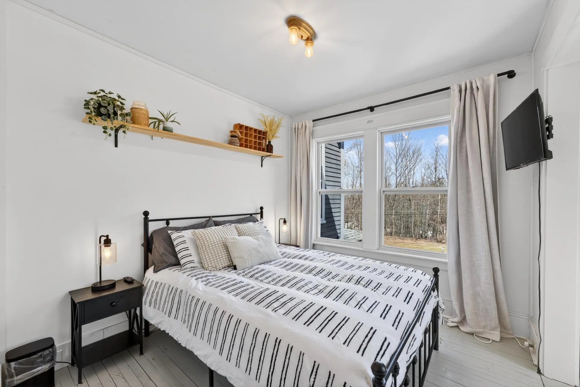 92 Pinewood Avenue Bethlehem NH 03574