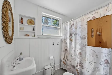 92 Pinewood Avenue Bethlehem NH 03574
