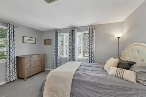 631 Fox Hollow Drive Hudson NH 03051