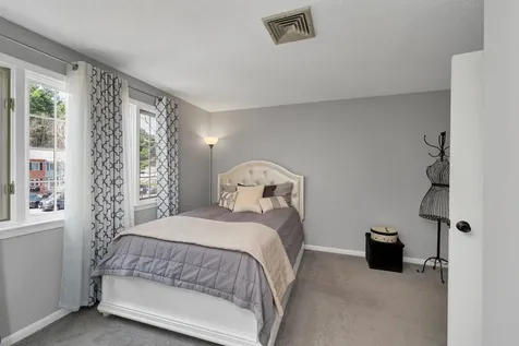 631 Fox Hollow Drive Hudson NH 03051