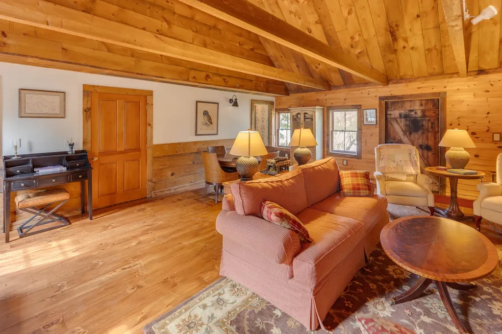 34 North Shore Road Hebron NH 03241