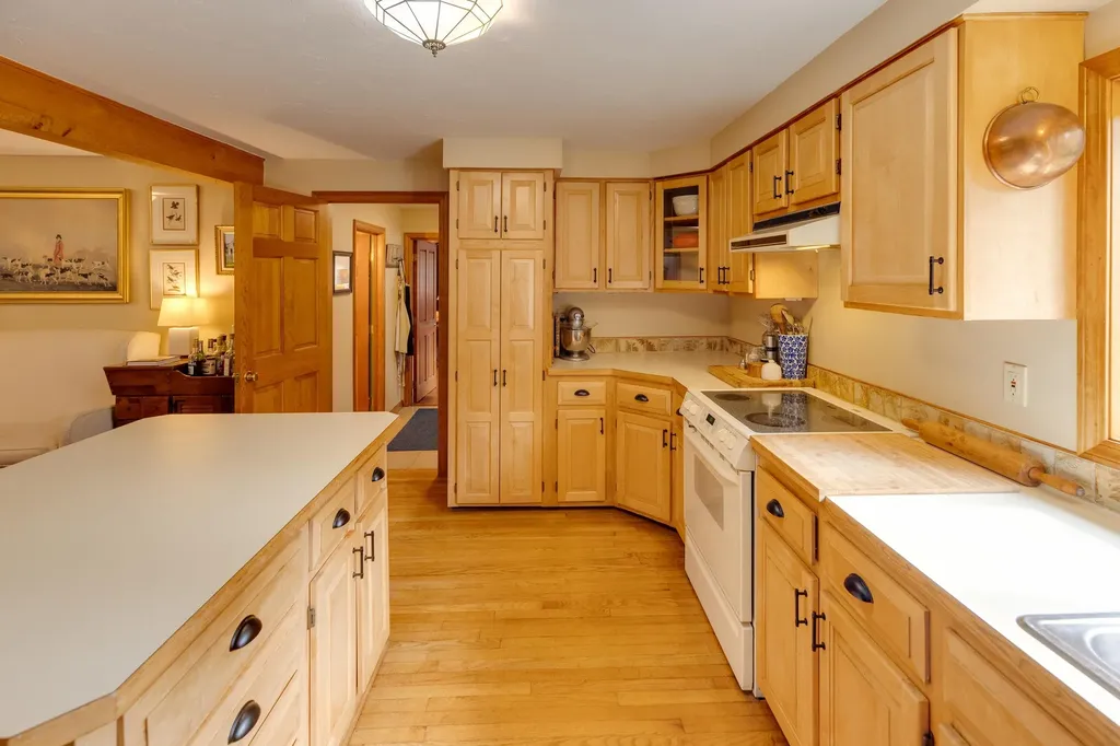 34 North Shore Road Hebron NH 03241