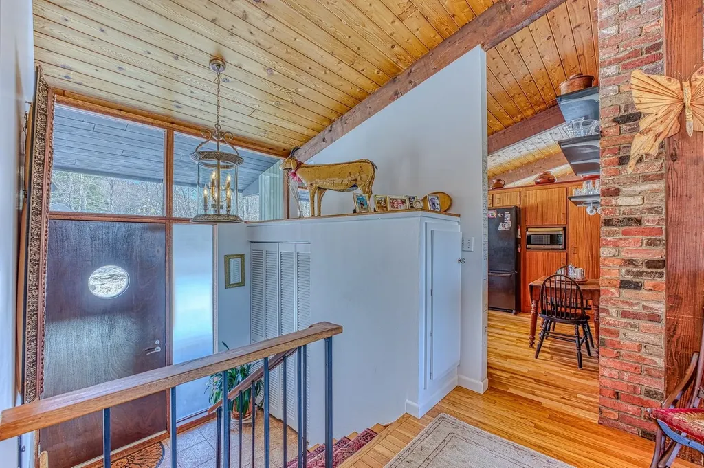 979 Farr Hill Road Littleton NH 03561