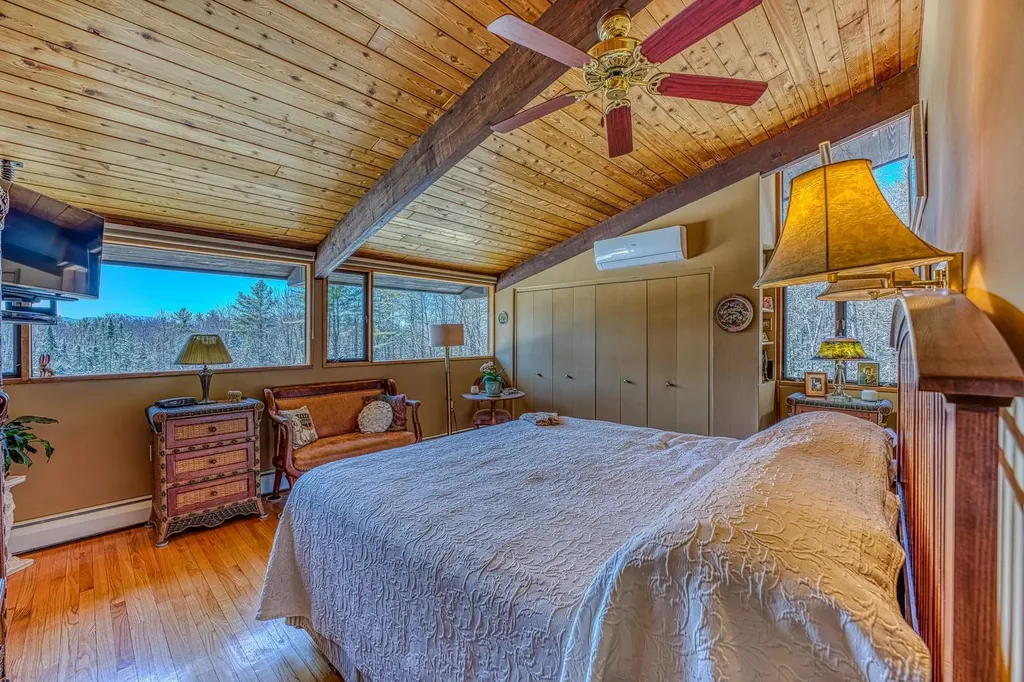 979 Farr Hill Road Littleton NH 03561