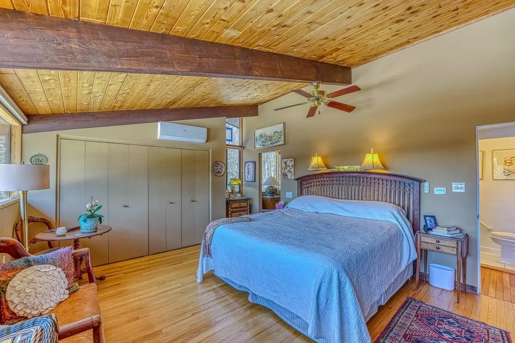979 Farr Hill Road Littleton NH 03561