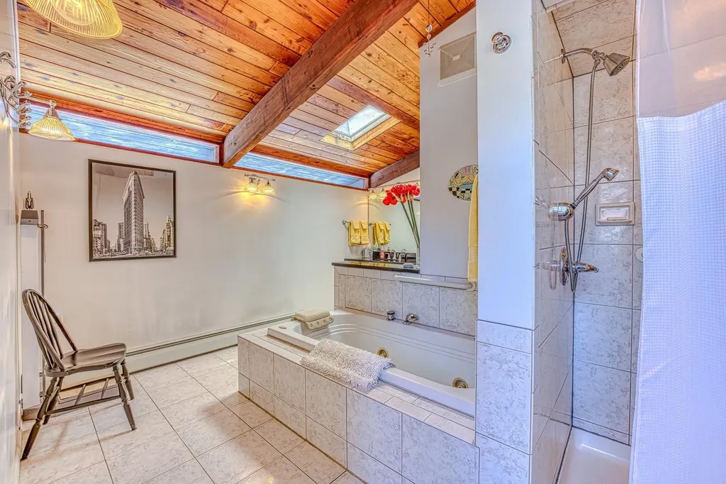979 Farr Hill Road Littleton NH 03561