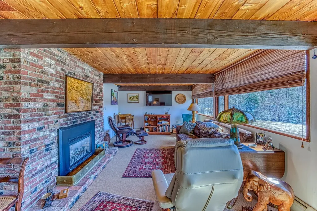 979 Farr Hill Road Littleton NH 03561