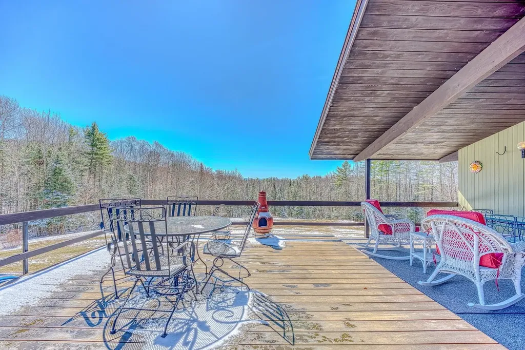 979 Farr Hill Road Littleton NH 03561