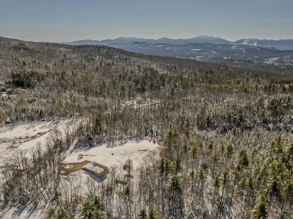 979 Farr Hill Road Littleton NH 03561
