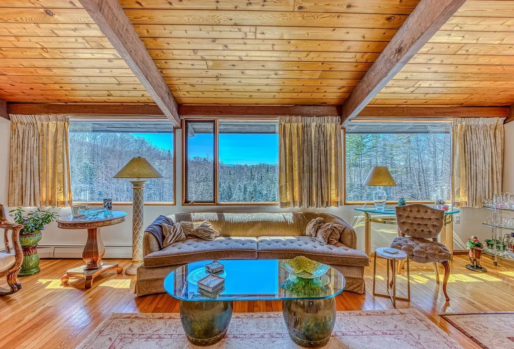 979 Farr Hill Road Littleton NH 03561
