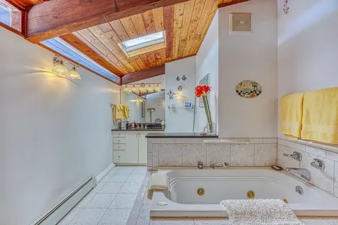 979 Farr Hill Road Littleton NH 03561