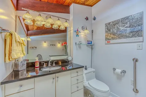 979 Farr Hill Road Littleton NH 03561