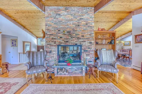 979 Farr Hill Road Littleton NH 03561