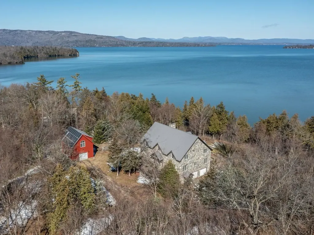 280 Hawkins Bay Lane Ferrisburgh VT 05456