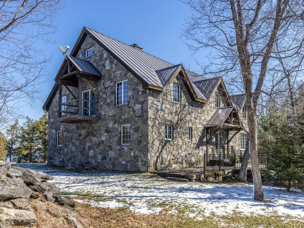 280 Hawkins Bay Lane Ferrisburgh VT 05456