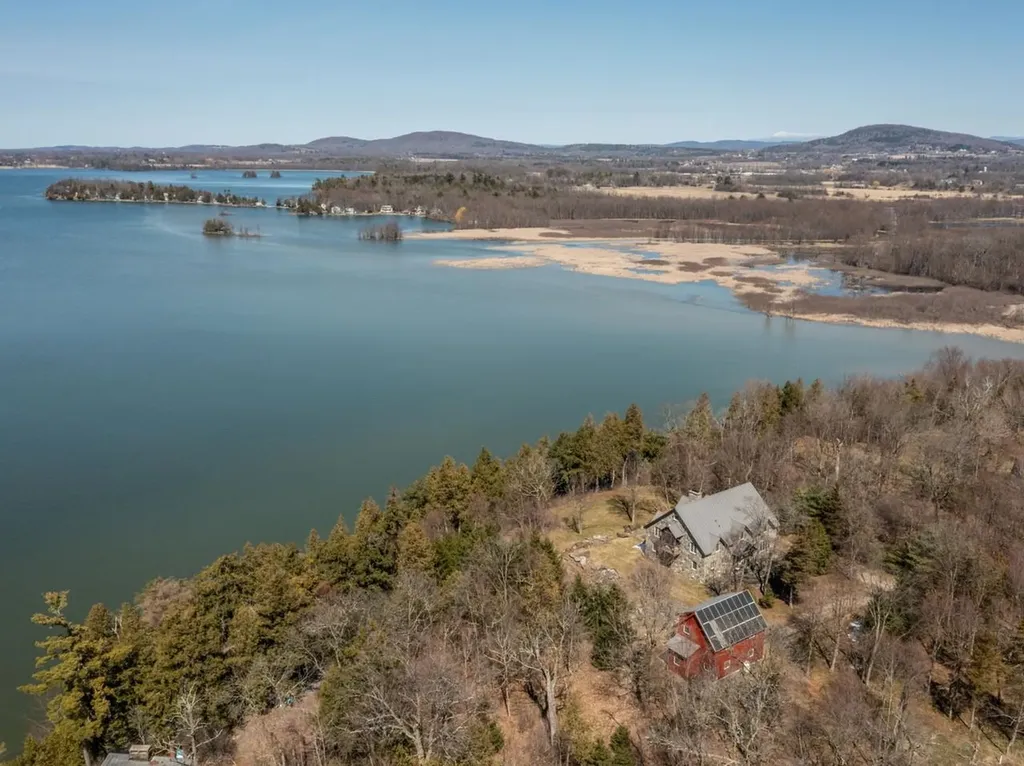 280 Hawkins Bay Lane Ferrisburgh VT 05456
