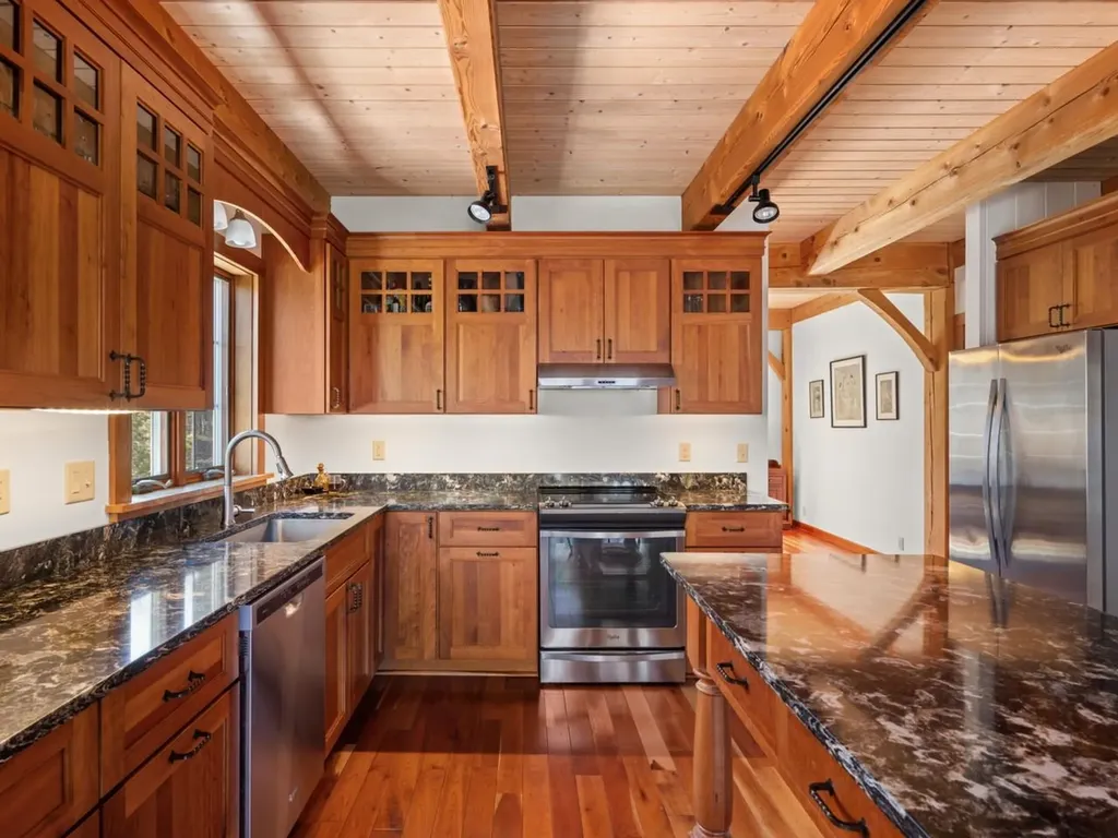 280 Hawkins Bay Lane Ferrisburgh VT 05456