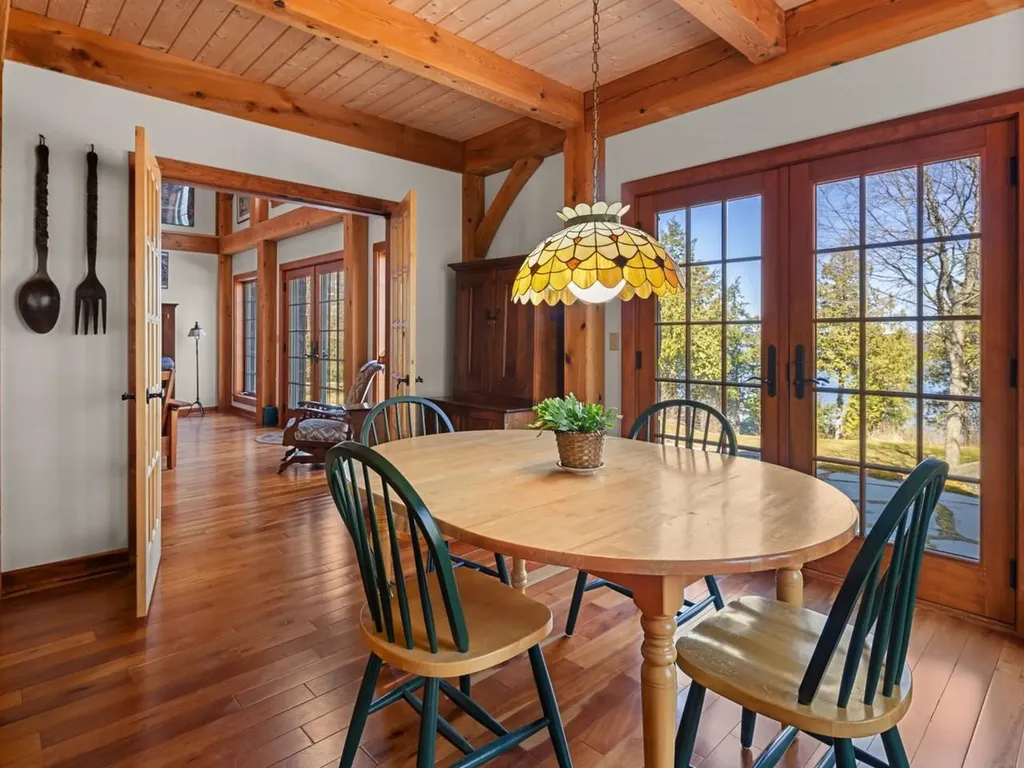 280 Hawkins Bay Lane Ferrisburgh VT 05456