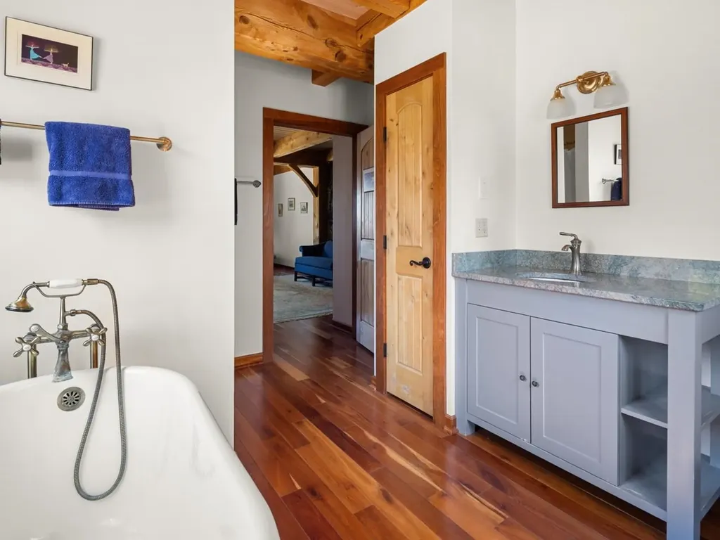 280 Hawkins Bay Lane Ferrisburgh VT 05456