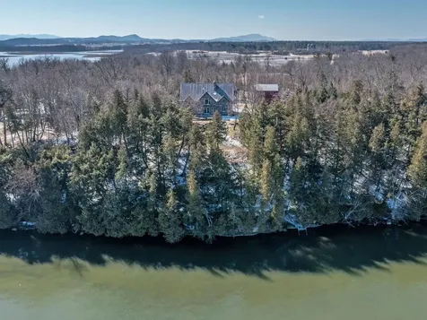 280 Hawkins Bay Lane Ferrisburgh VT 05456