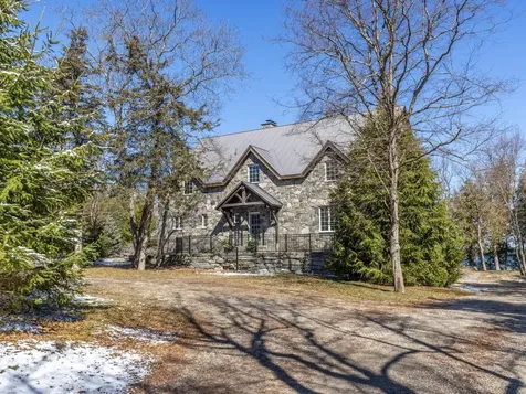 280 Hawkins Bay Lane Ferrisburgh VT 05456