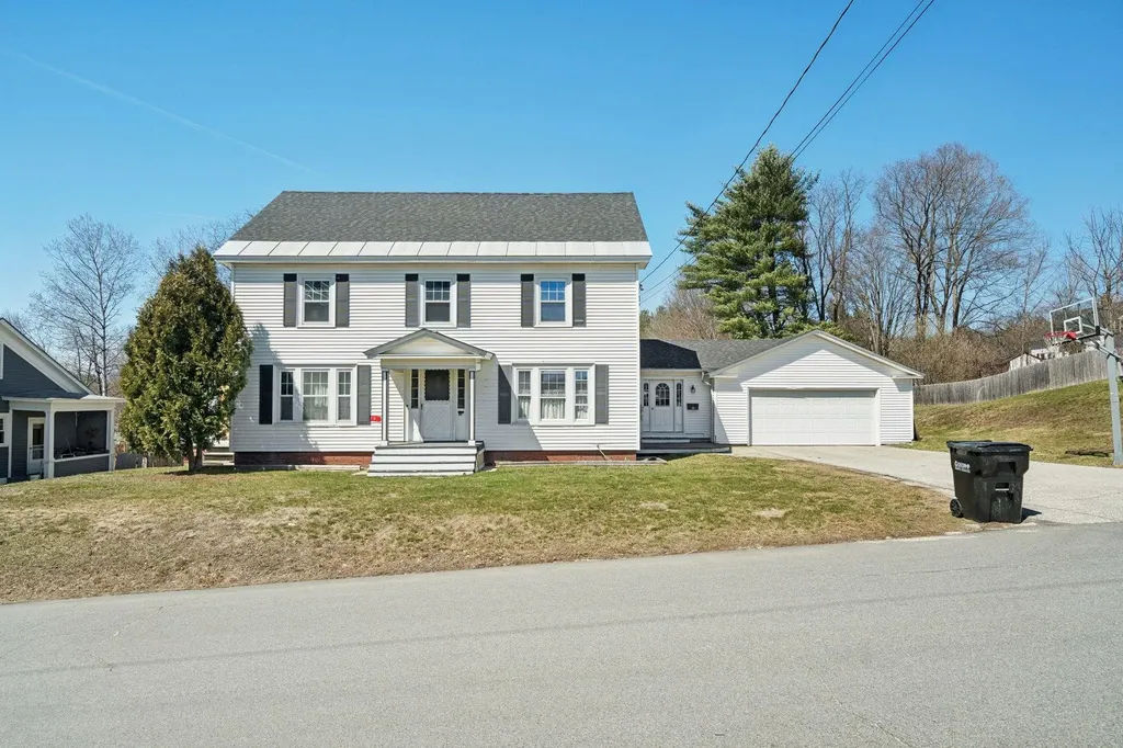 20 School Street Newport NH 03773
