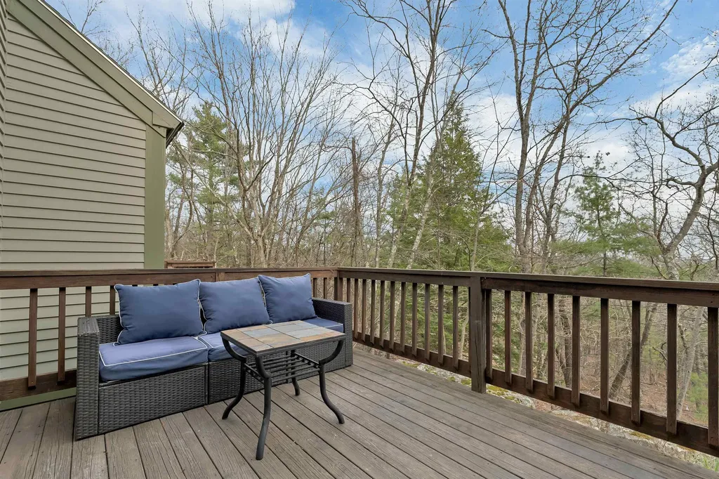 1465 Hooksett Road Hooksett NH 03106
