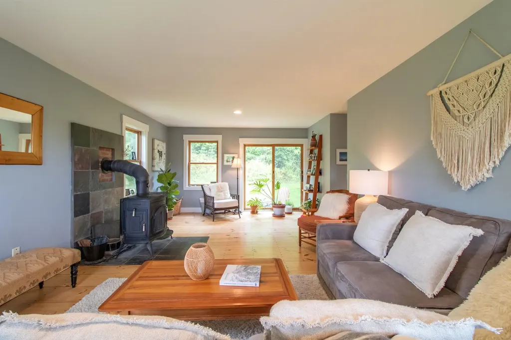 101 Tunny Mountain Road Kirby VT 05851